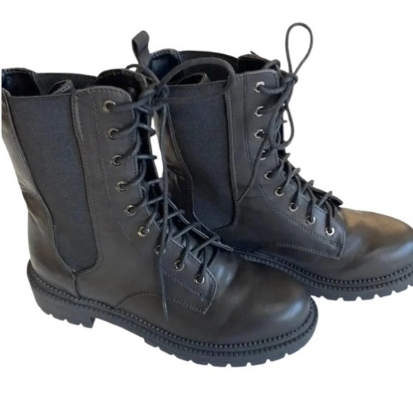 Rock & Candy Shoes - Rock & Candy lace up combat boots Black NWOT Women’s 6.5 Chunky heel